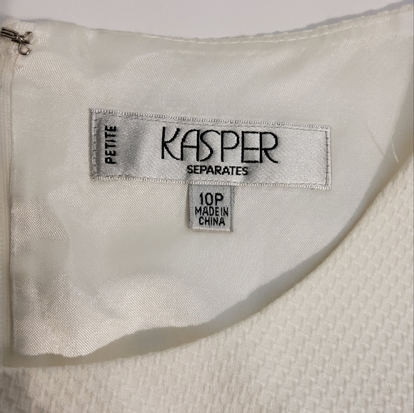 NWOT! Kasper White Sleeveless Sheath Dress Round Neckline Size 10P - Picture 6 of 8